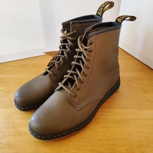 Dr. Martens Newton Sendal Boots